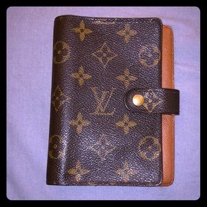 Louis Vuitton Agenda Wallet